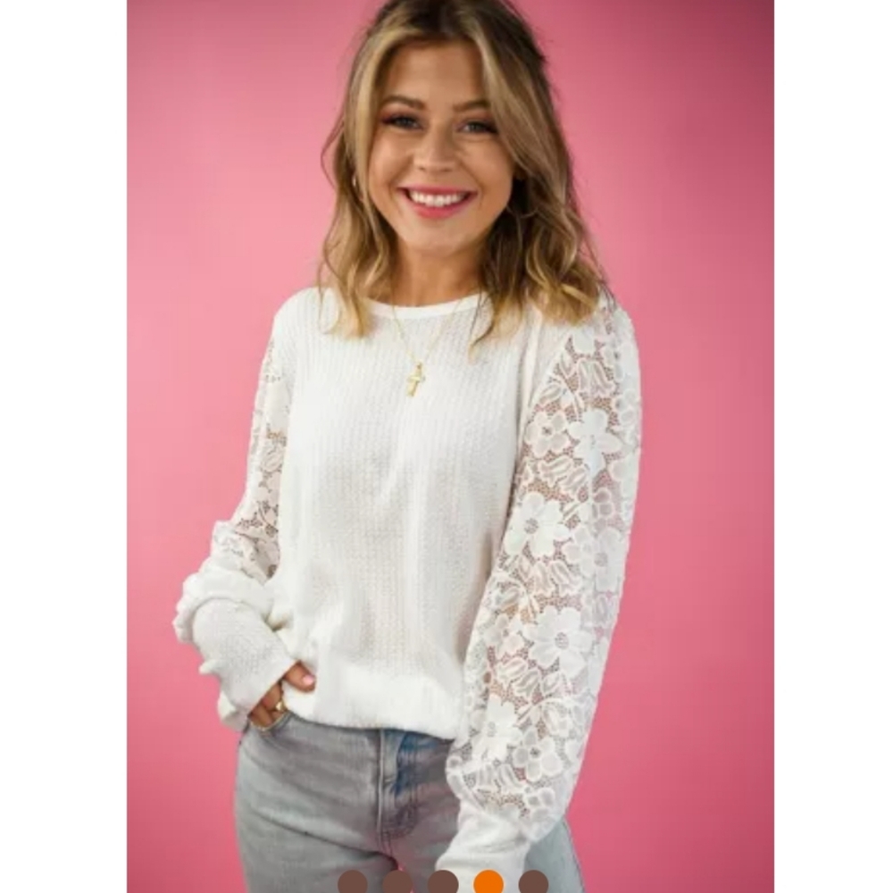 💥New boutique waffle knit lace sleeve top - Picture 2 of 11